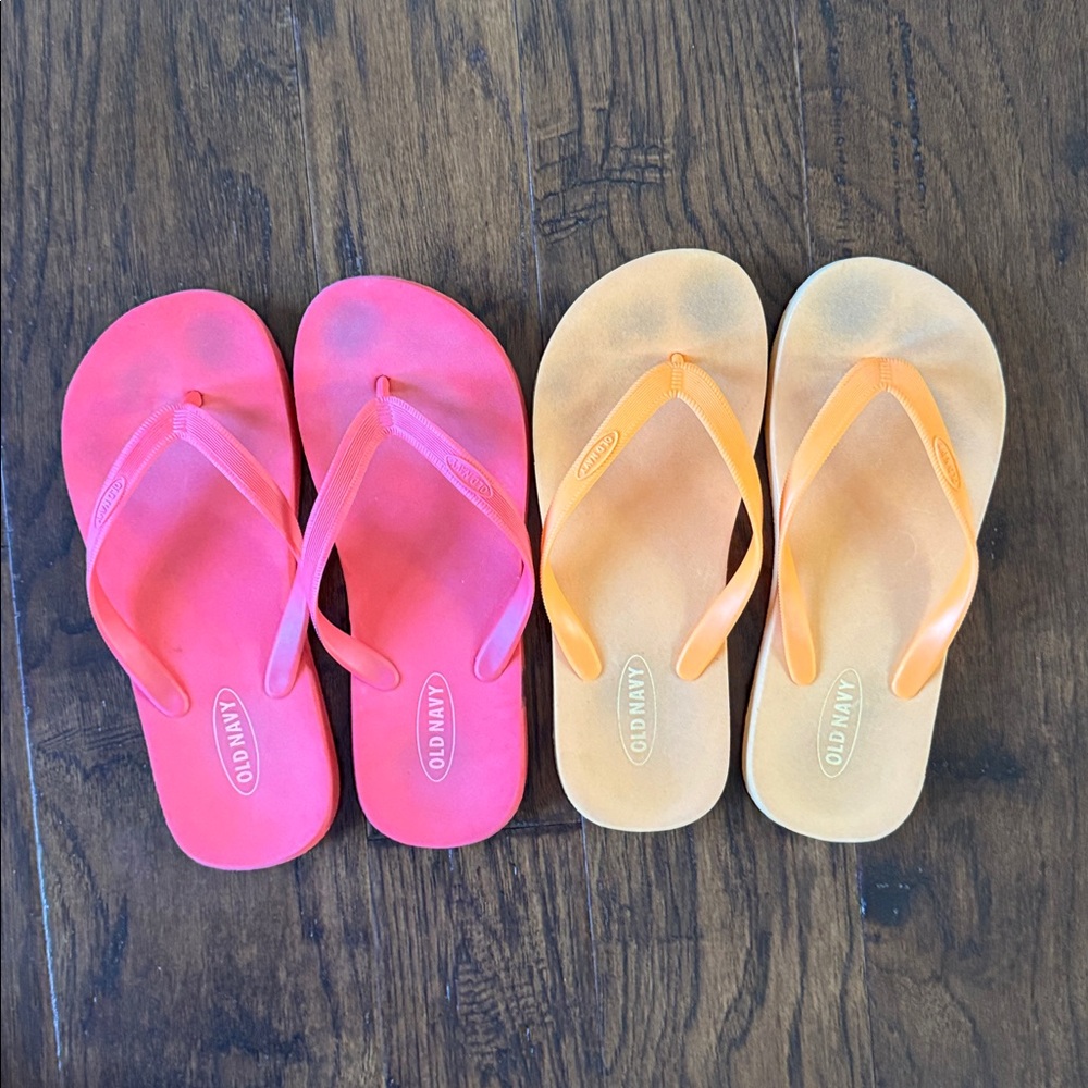 Old Navy Flip Flops sz 8